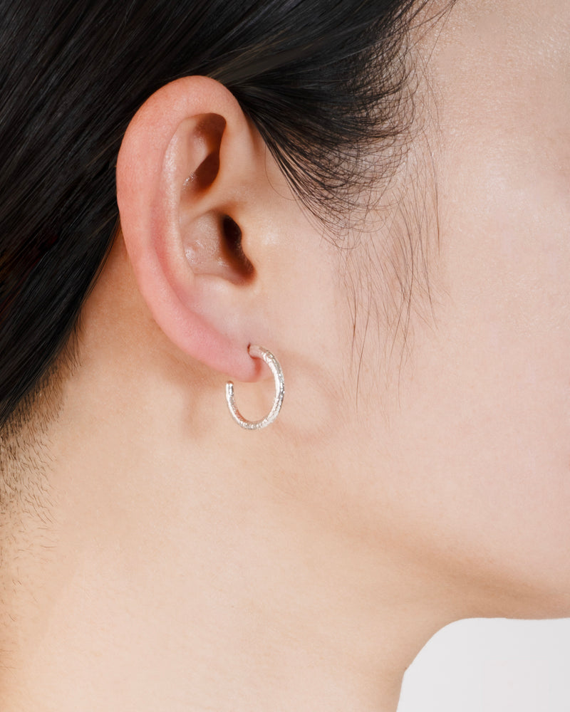 GAIA TEXTURED HOOP LIGHT PIERCED EARRING Ⅱ - PURE SILVER 999