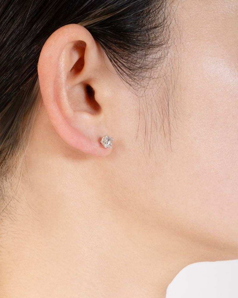 MOISSANITE LIGHT PIERCED EARRING Ⅱ - PURE SILVER 999