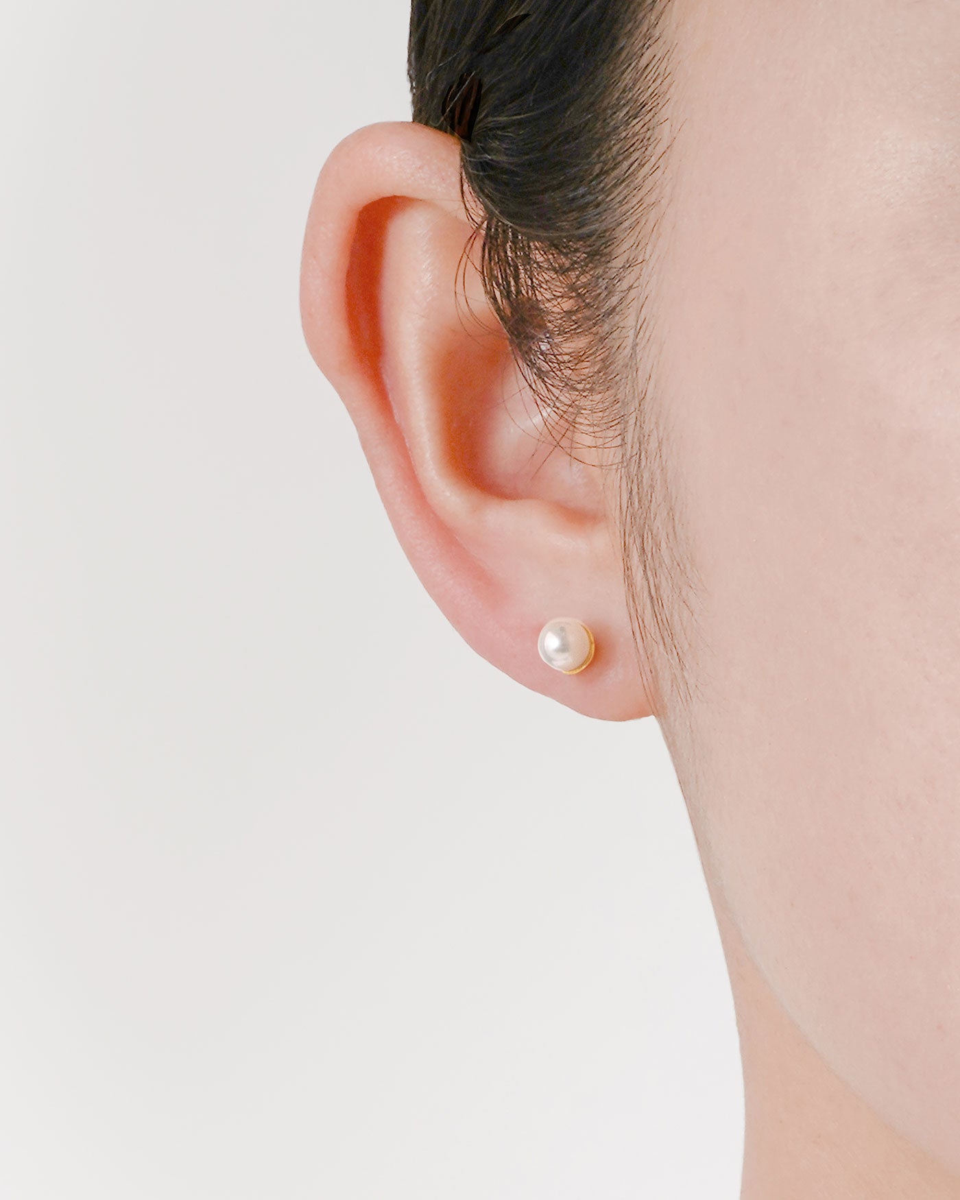VEGAN PEARL LIGHT PIERCED EARRING Ⅰ - K24P – SARARTH