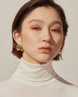 GLEAM ARC PIERCED EARRINGS - K24P